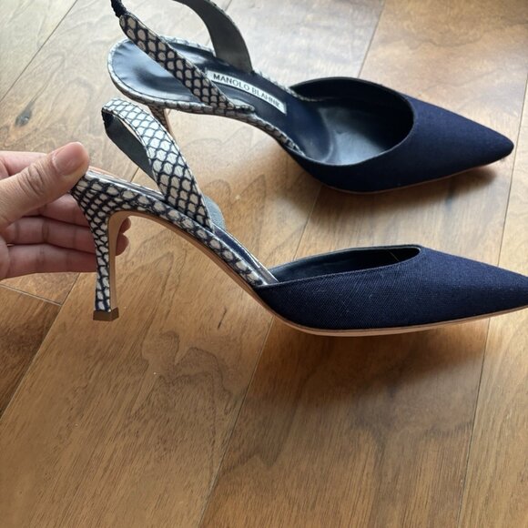 Manolo Blahnik Carolyn Navy Blue Linen Slingback Pump Featuring Almond Toe - Picture 3 of 5